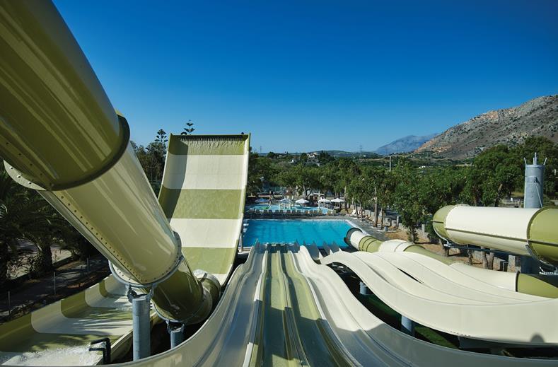 Zwembad met glijbanen van Atlantica Akti Zeus Hotel in Amoudara, Griekenland foto 1