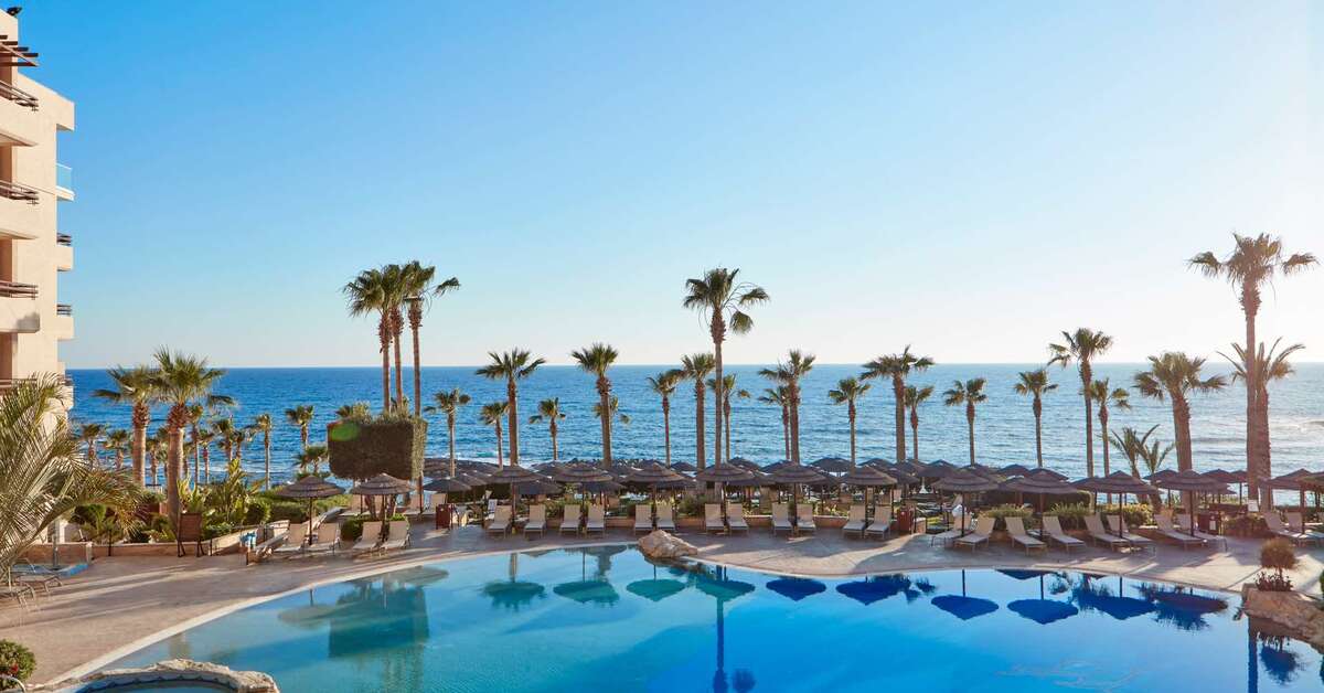 Buitenzijde van het strand bij het Atlantica Golden Beach Hotel Kissonerga, Cyprus foto 1