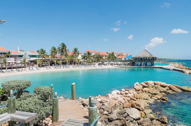 Zee en strand bij het Avila Beach Hotel in Willemstad, Nederlandse Antillen foto 3