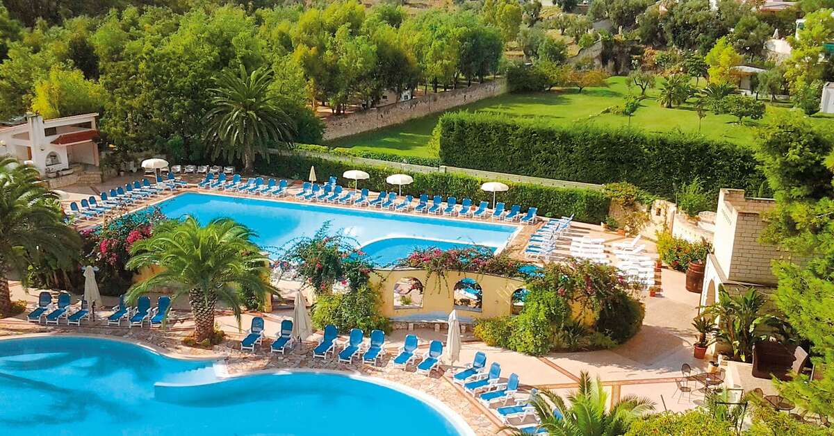 Zwembad van Baia Degli Aranci Hotel in Vieste, Italië foto 1