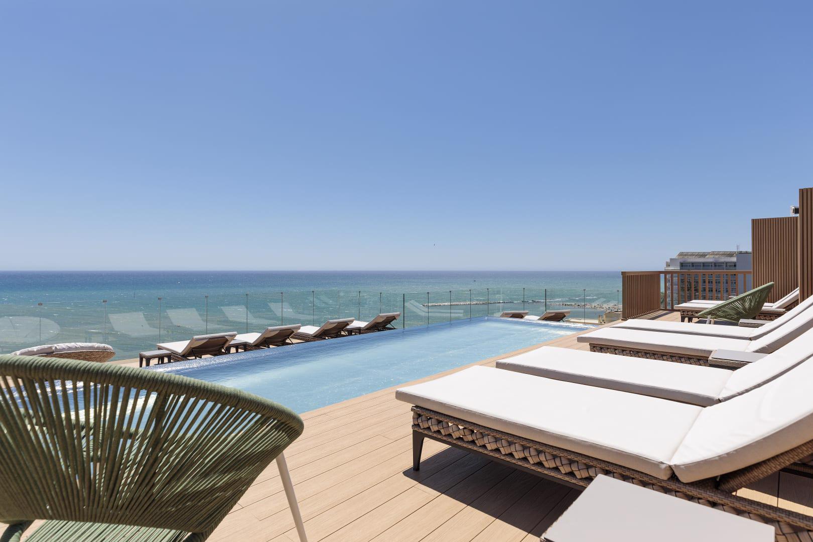 Zwembadzijde bij Best Triton Hotel Benalmadena, Spanje foto 2