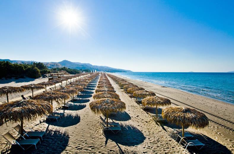 Zee en strand bij het Blue Lagoon Village Hotel Kardamena, Griekenland foto 2