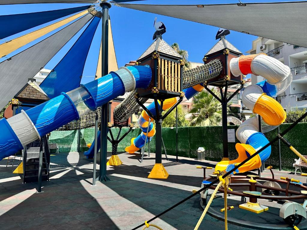 Blue Wave Suite Hotel in Alanya, Turkije foto 5