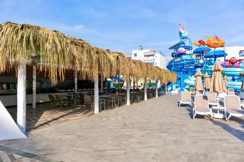 Blue Wave Suite Hotel in Alanya, Turkije foto 4