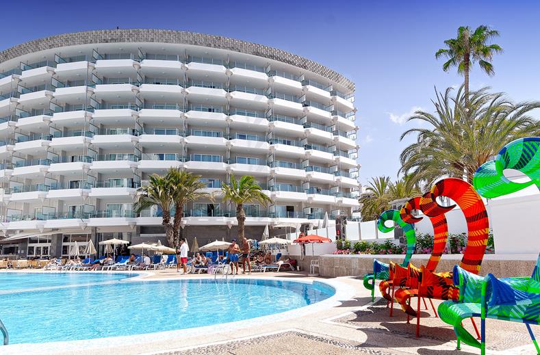 Zwembad van Bull Escorial Hotel in Playa del Inglés, Spanje foto 1