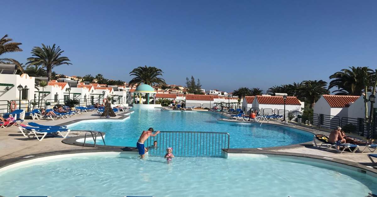 Zwembad van Bungalows Fuertesol Hotel Caleta de Fuste, Spanje foto 2