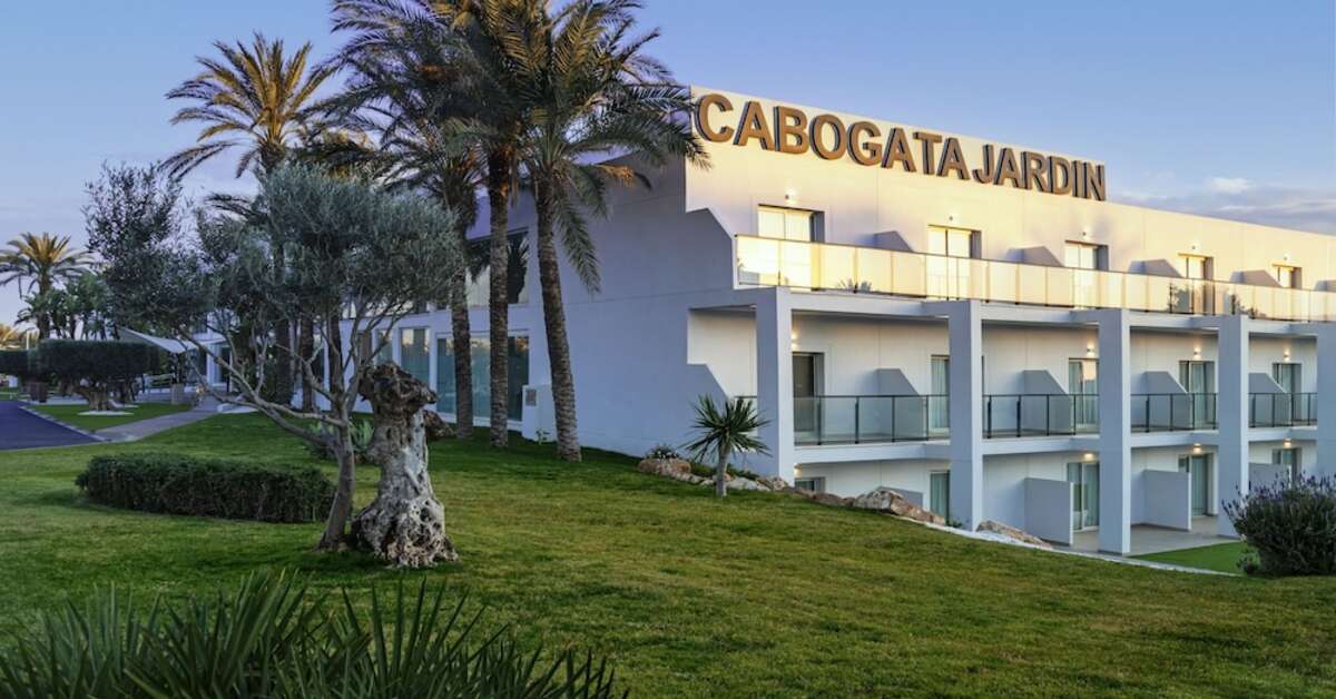 Grasveld bij het Cabogata Garden Spa & Hotel El Toyo, Spanje foto 3