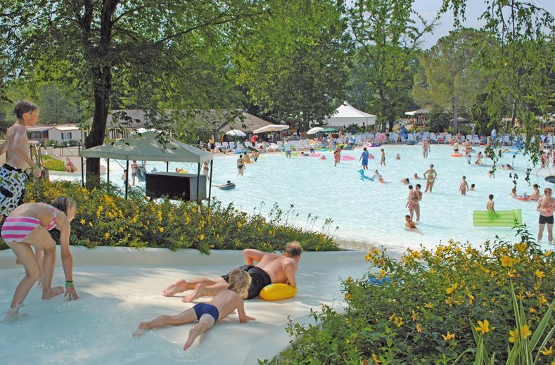 Zwembad van Camping Altomincio Hotel in Salionze, Italië foto 2