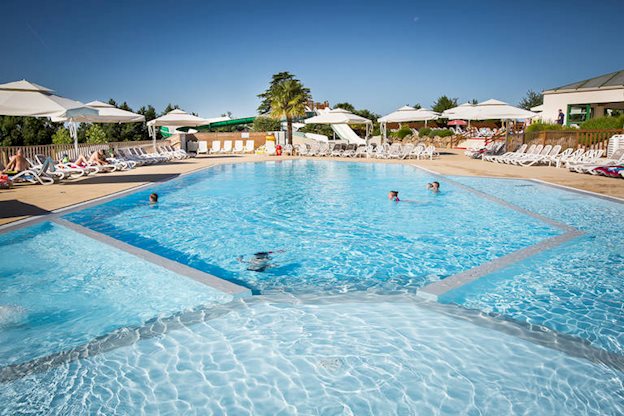 Camping Le Pin Parasol Hotel in La Chapelle-Hermier, Frankrijk foto 5