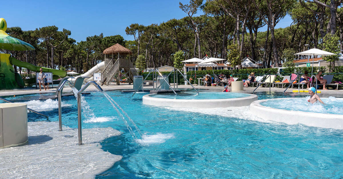 Zwembad van Camping Village Cavallino Hotel in Cavallino-Treporti, Italië foto 1