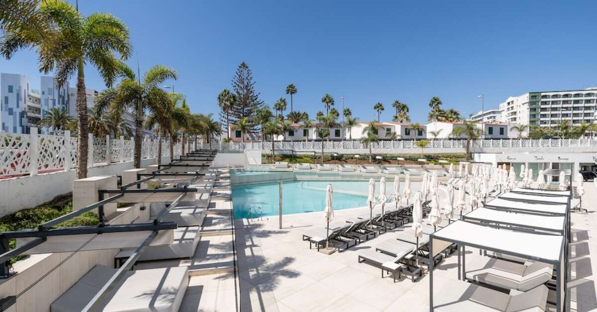 Zwembadzijde bij Caserio Hotel in Playa del Inglés, Spanje foto 3