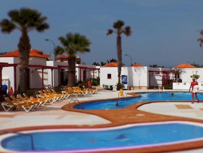 Zwembad van Castillo Beach Park Hotel in Caleta de Fuste, Spanje foto 2