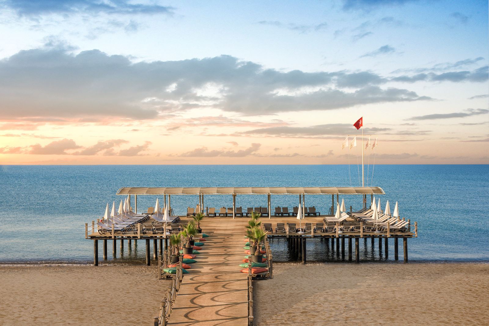 Zee en strand bij het Club Mega Saray Hotel by Belek, Turkije foto 3