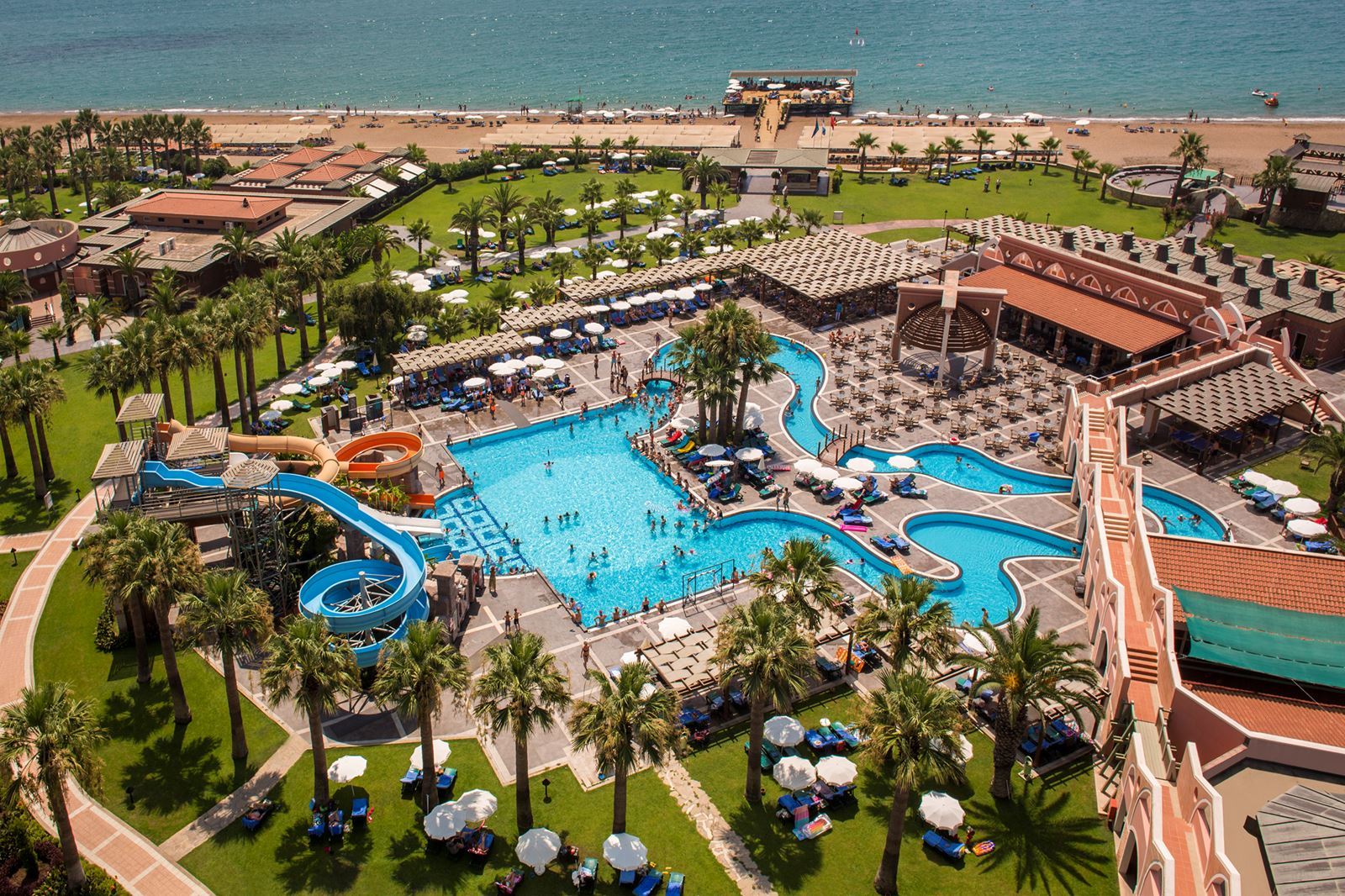 Zwembad van Club Mega Saray Hotel by Belek, Turkije foto 1