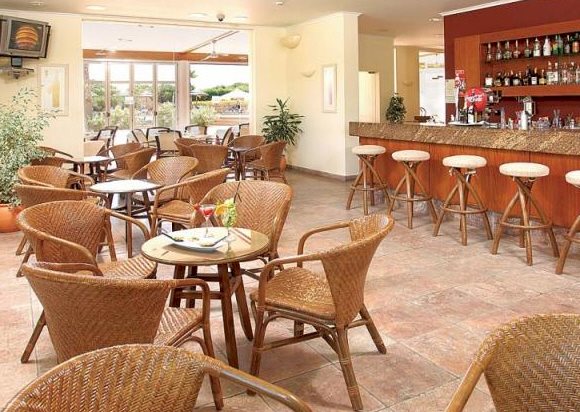 Restaurant in het Clube Porto Mos Hotel in Lagos, Portugal foto 3