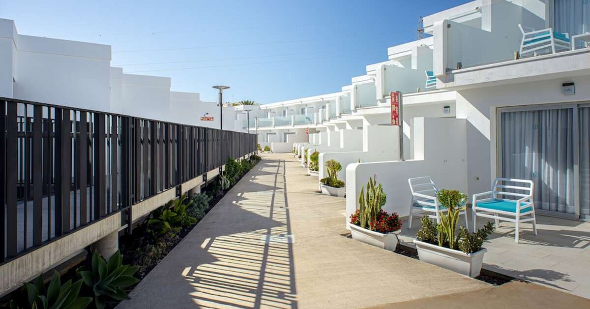 Zijaanzicht vanaf de weg van het Cooee Taimar Hotel Costa Calma, Spanje foto 2