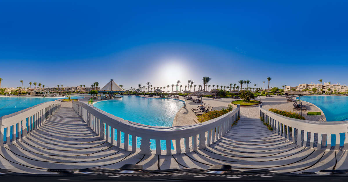Zwembadzijde bij Coral Sea Waterworld Hotel in Sharm El Sheikh, Egypte foto 1