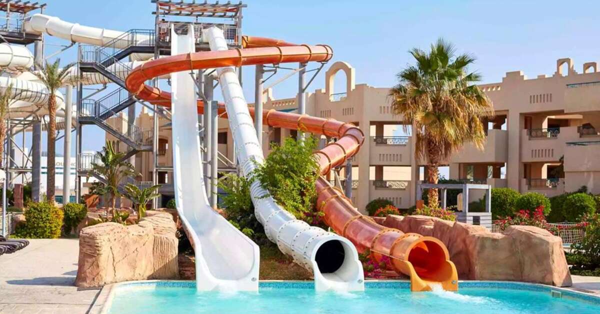 Zwembad met glijbanen van Coral Sea Waterworld Hotel in Sharm El Sheikh, Egypte foto 2