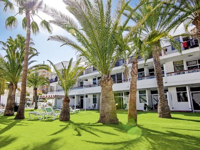 Terrasbij het Corona Blanca Hotel in Playa del Inglés, Spanje foto 2