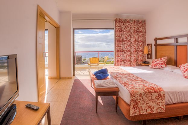 Hotelkamer in Costa Calero Thalasso en Spa Hotel Puerto Calero, Canarische Eilanden  foto 2