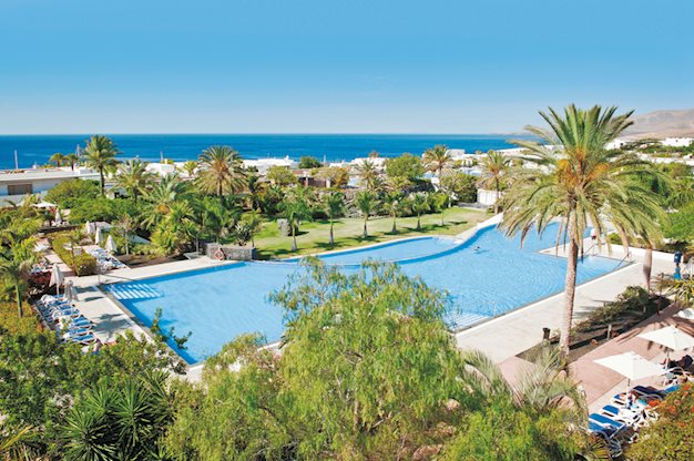 Zwembad van Costa Calero Thalasso en Spa Hotel Puerto Calero, Canarische Eilanden  foto 1