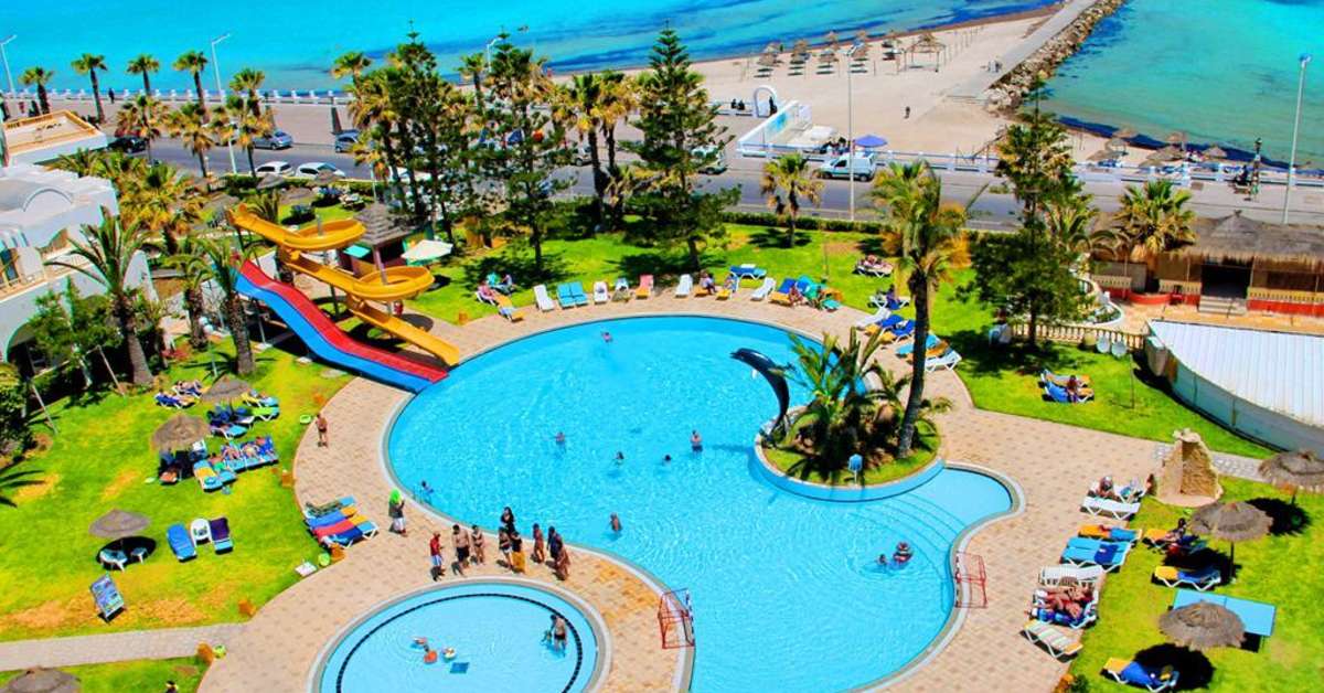 Zwembad met glijbanen van Delphin Habib Hotel Monastir, Tunesië foto 1