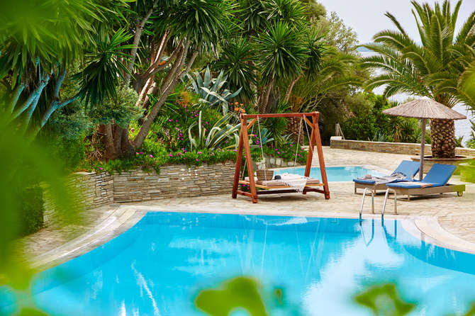 Zwembad van Eagles Palace Hotel in Ouranópolis, Griekenland foto 1