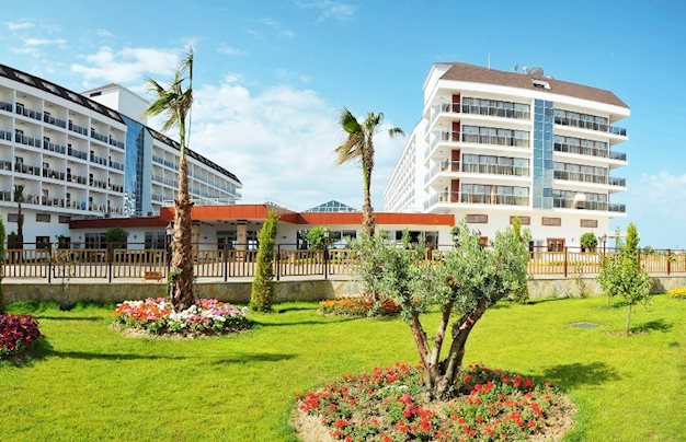 Grasveld bij het Eftalia Aqua Resort in Alanya, Turkije foto 6