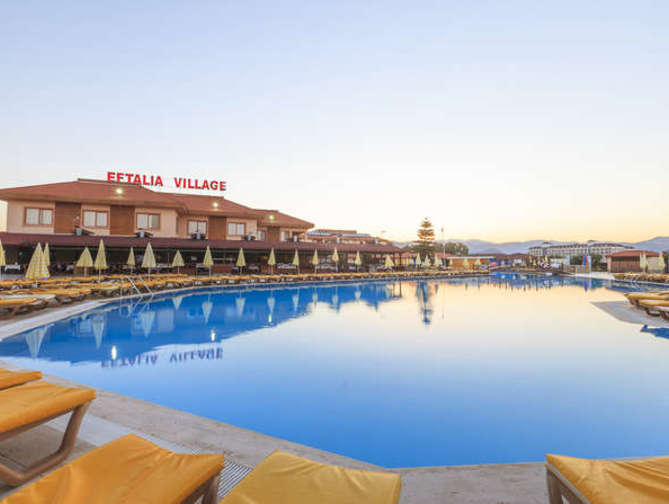 Zwembad van Eftalia Village Hotel in Alanya, Turkije foto 3