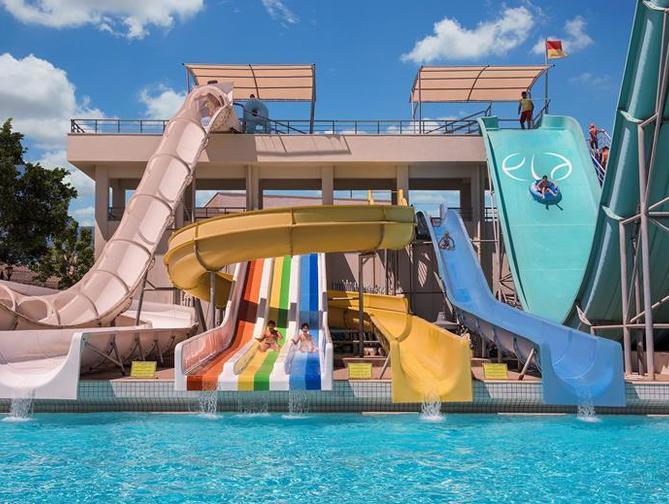 Zwembad met glijbanen van Ela Quality Resort Hotel in Belek, Turkije foto 2