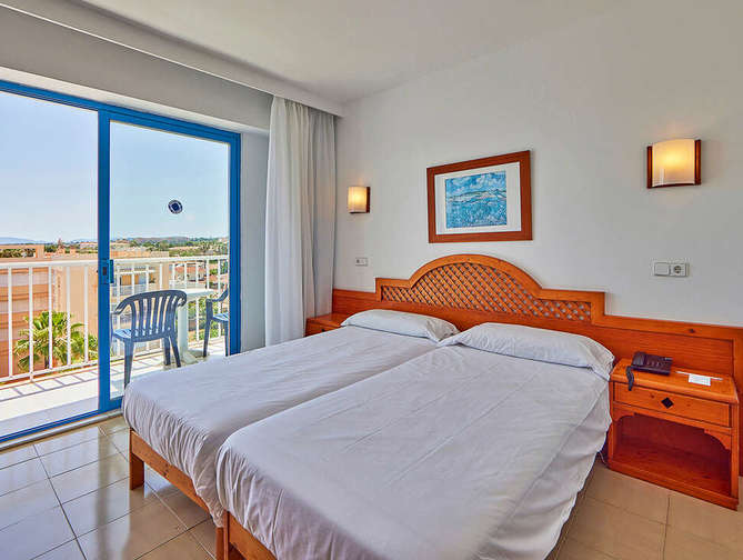 Hotelkamer in Elegance Vista Blava Hotel in Cala Millor, Spanje foto 2