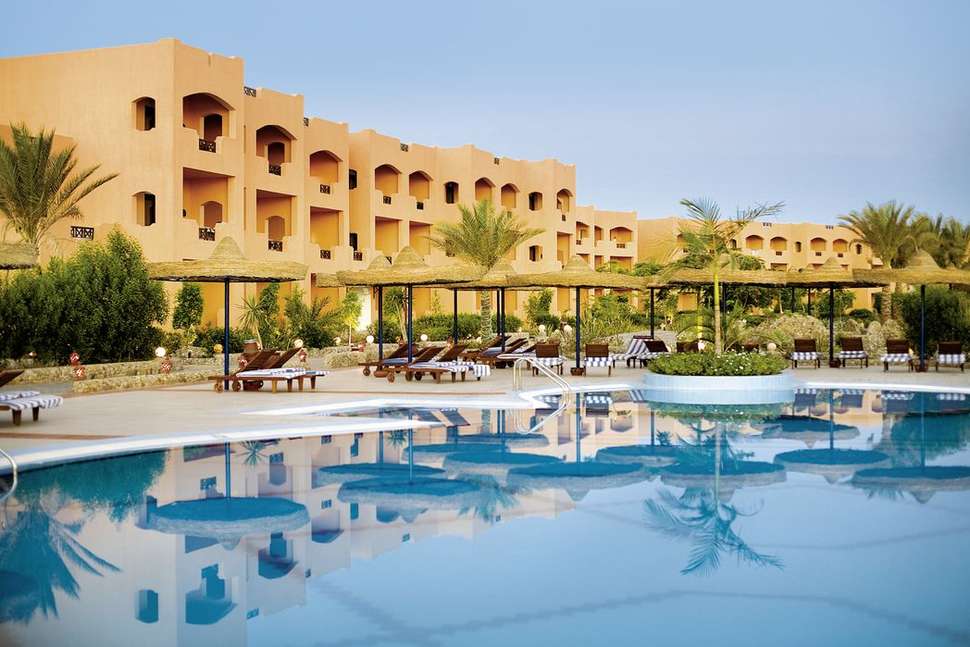 Zwembad van Elphistone Resort in Marsa Alam, Egypte foto 1
