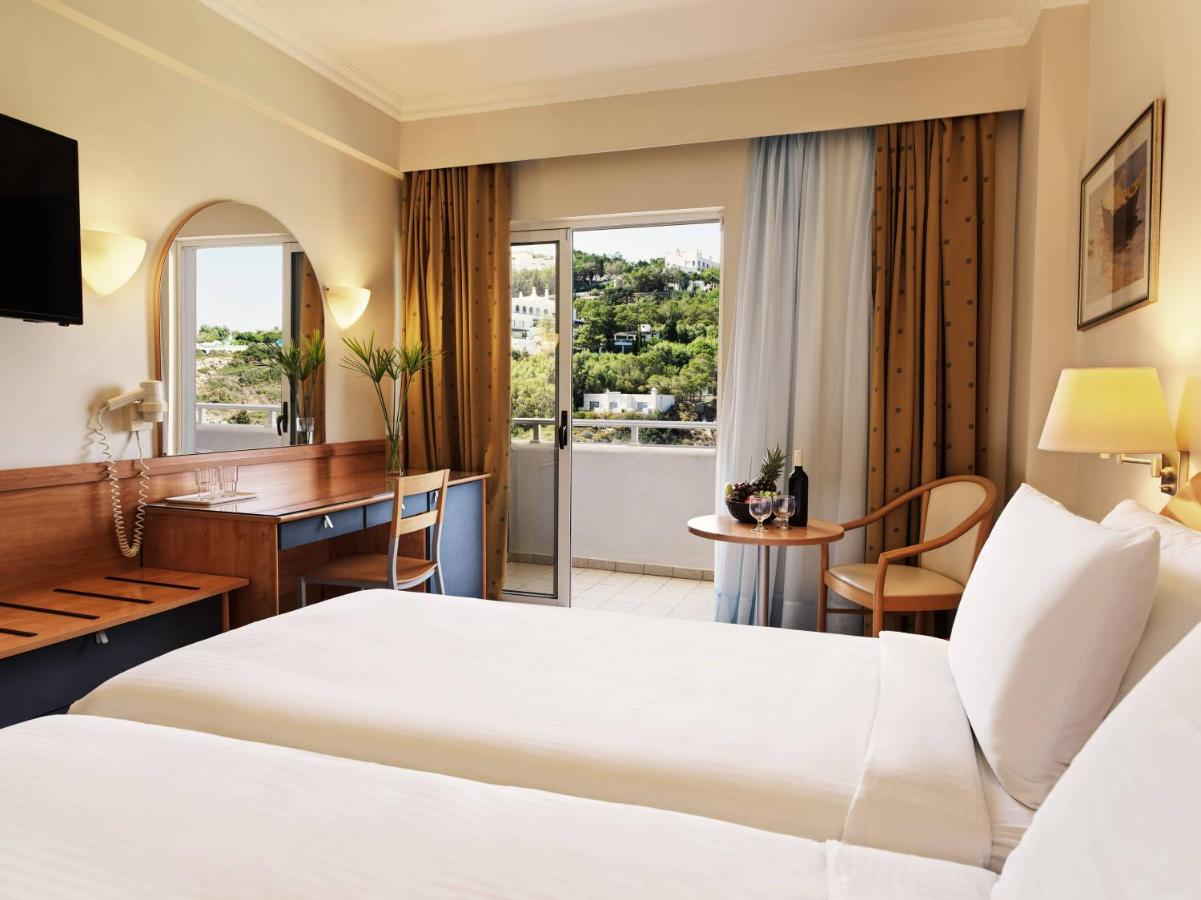 Hotelkamer in Esperides Beach Family Resort in Faliraki, Griekenland foto 3