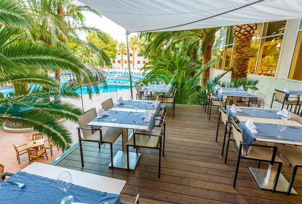 Restaurant in het Estival Park Hotel in La Pineda, Spanje foto 3