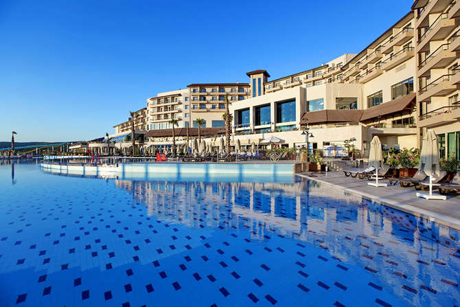 Zwembad van Euphoria Aegean Spa & Resort in Seferihisar, Turkije foto 1
