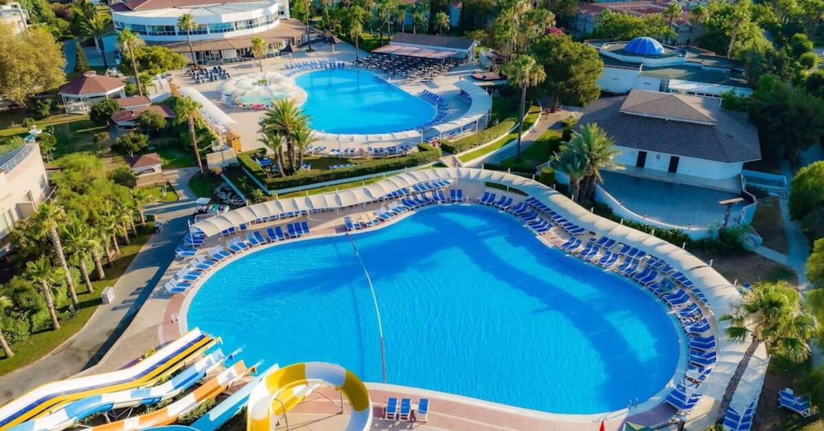 Zwembad van Euphoria Palm Beach Hotel in Kizilagaç, Turkije foto 1