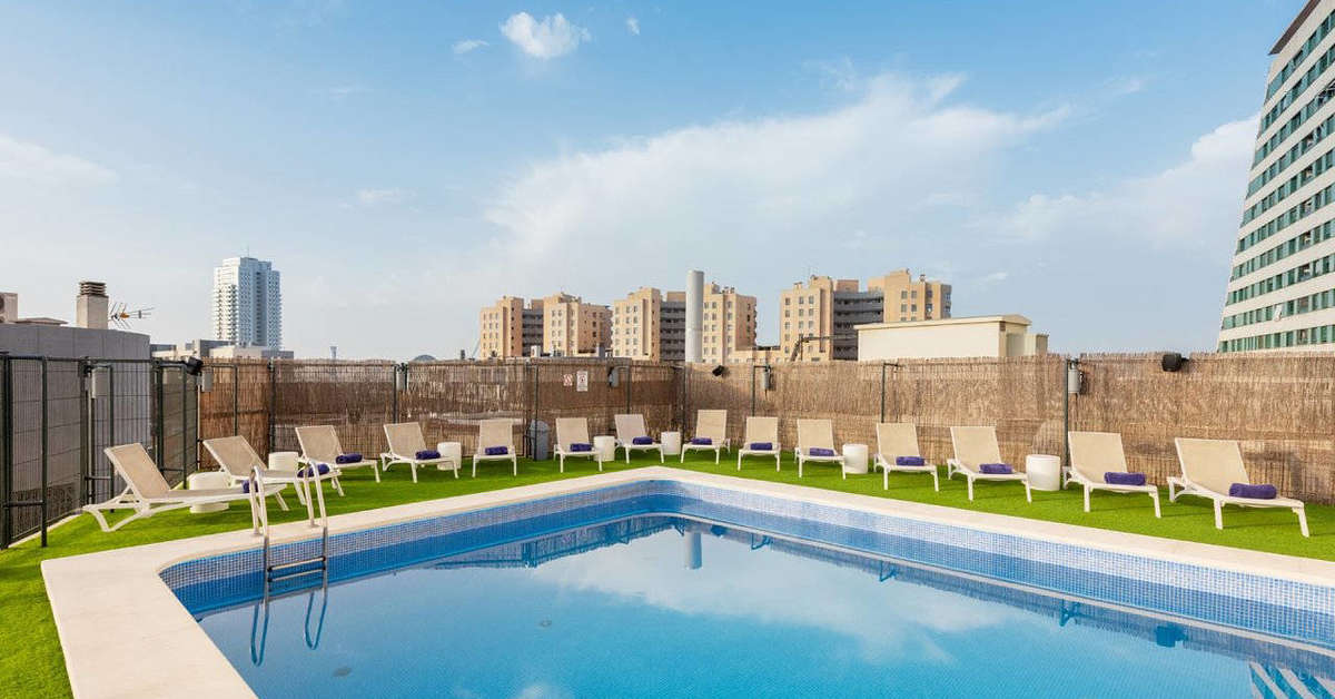 Zwembad van Exe Rey Don Jaime Hotel Valencia, Spanje foto 1