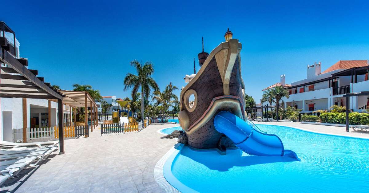 Zwembad met glijbanen van Fuerteventura Princess Hotel Esquinzo, Spanje foto 2