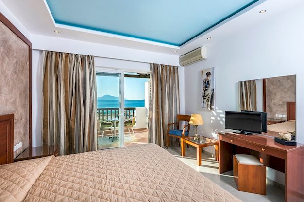 Hotelkamer in Gaia Royal Hotel in Mastichari, Griekenland foto 2