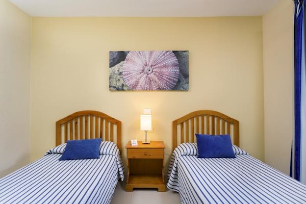 Hotelkamer in Globales Tamaimo Tropical Hotel in Los Gigantes, Spanje foto 3