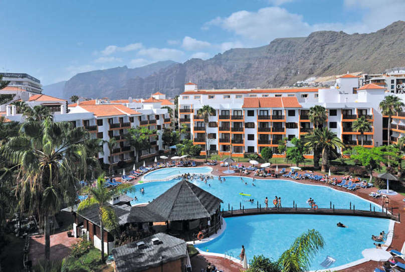 Zwembad van Globales Tamaimo Tropical Hotel in Los Gigantes, Spanje foto 1