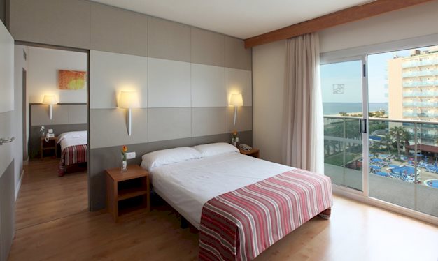 Golden Taurus Park Resort in Pineda de Mar, Spanje foto 9