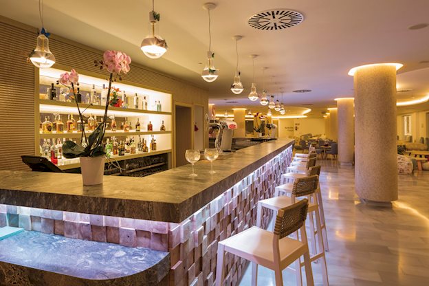 Grand Palladium White Island Spa & Resort in Playa d'en Bossa, Spanje foto 5