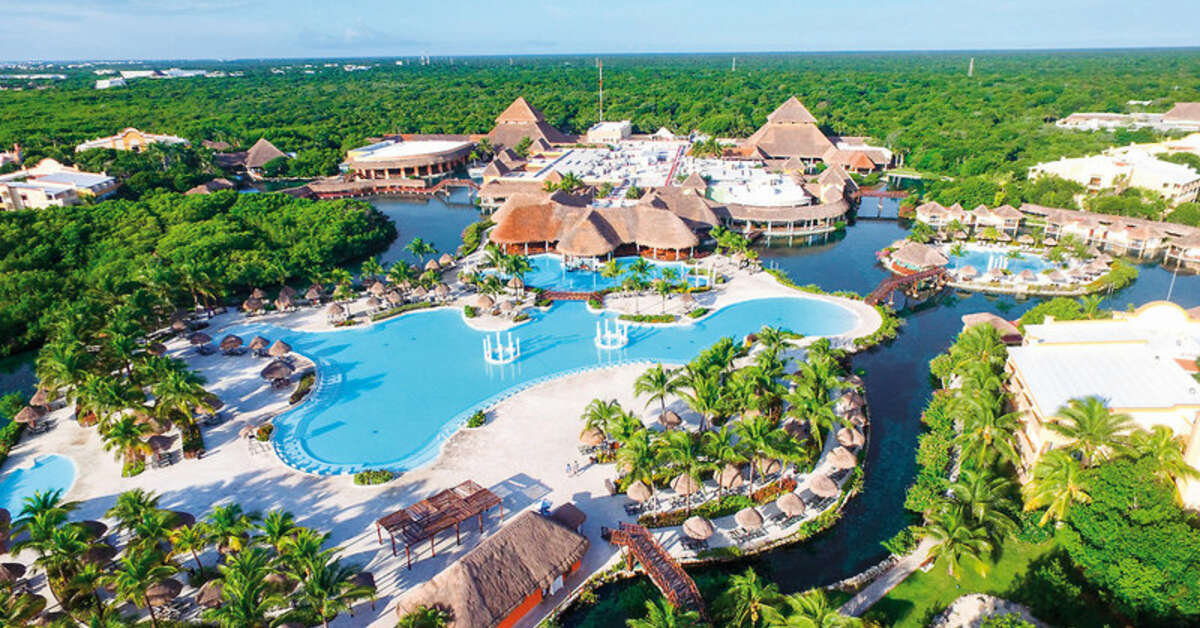 Buitenkant van Grand Palladium White Sand Resort Akumal, Mexico foto 1