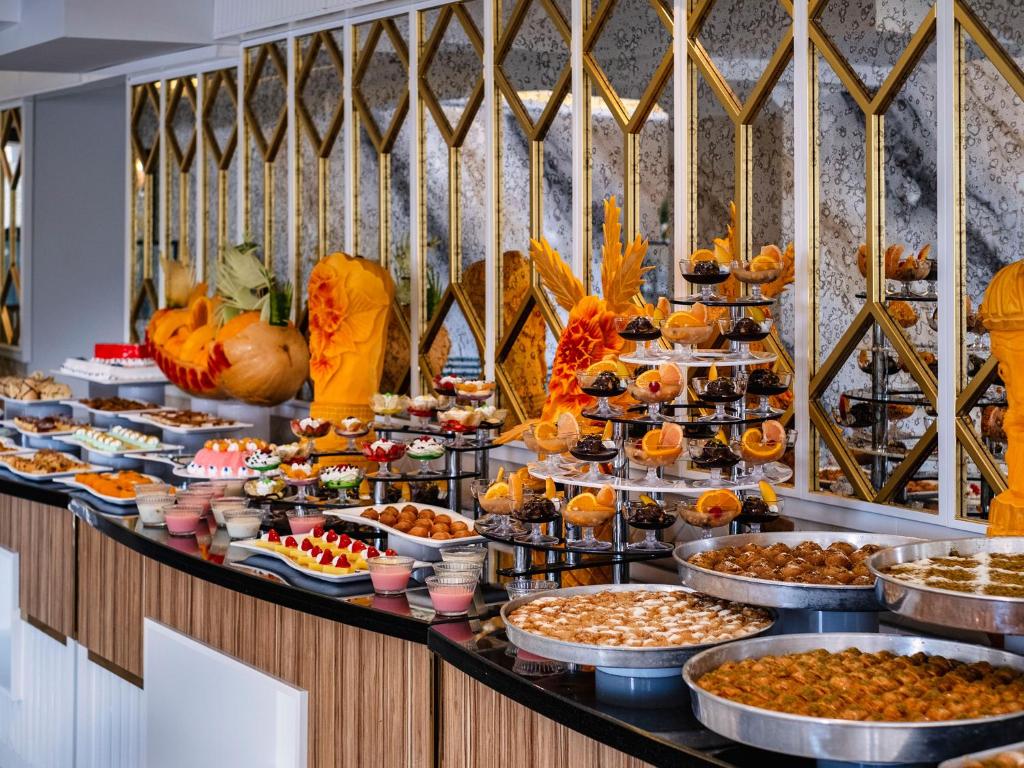 Restaurant in het Grand Uysal Hotel in Alanya, Turkije foto 3