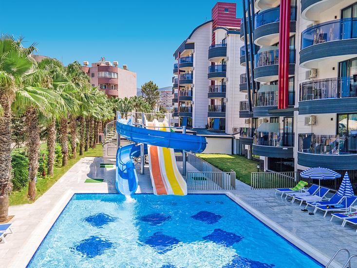 Zwembad van Grand Uysal Hotel in Alanya, Turkije foto 1