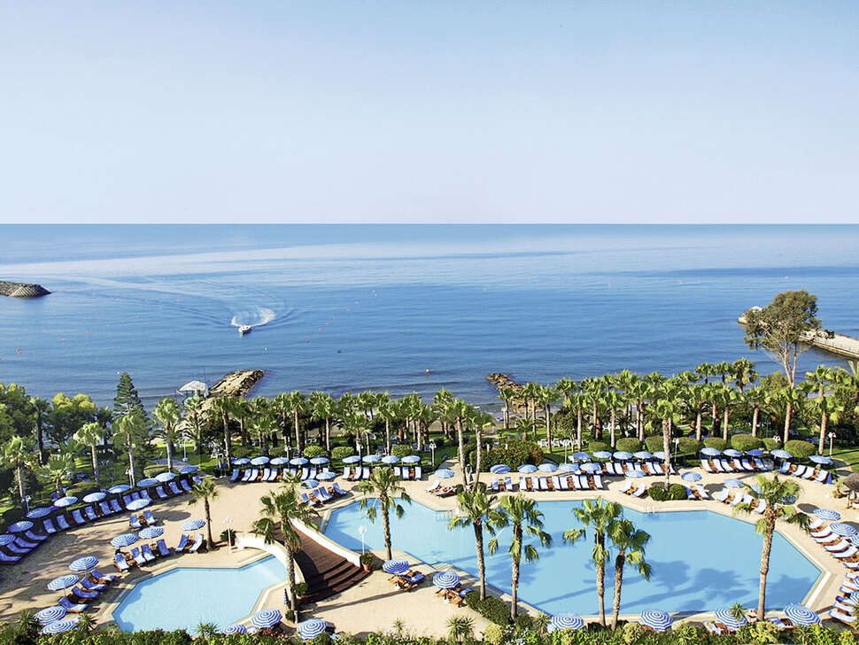 Zwembad van Grand Resort in Limassol, Cyprus foto 1