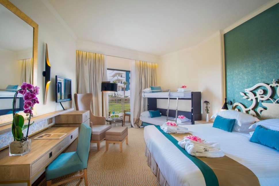 Hotelkamer in Grand Resort in Limassol, Cyprus foto 3