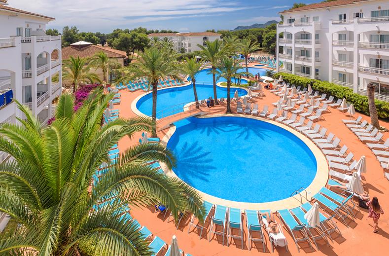 Zwembad van Green Garden Hotel in Cala Ratjada, Spanje foto 1