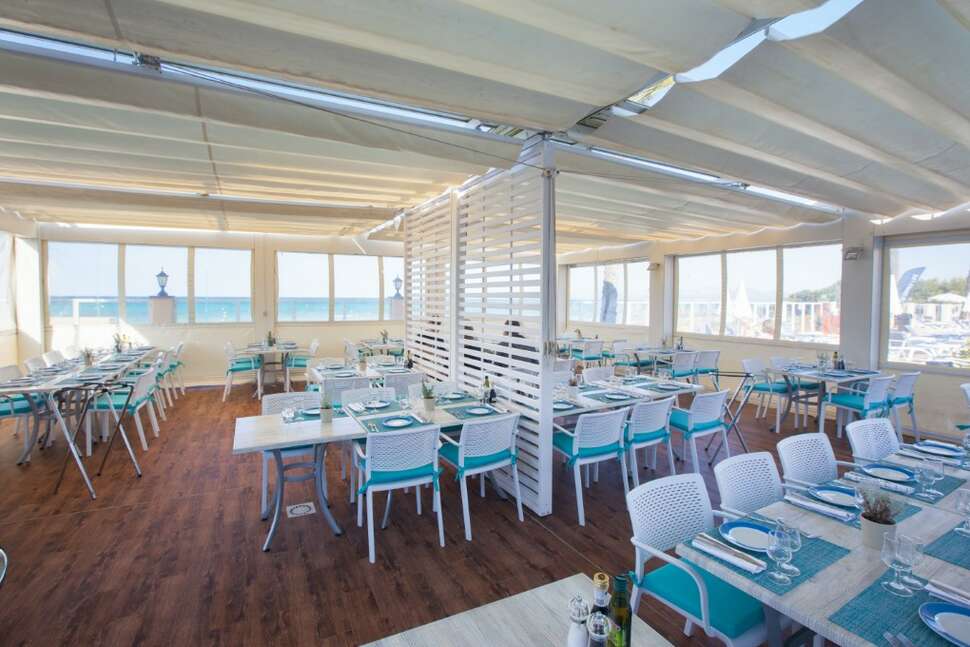 Restaurant in het Grupotel Alcudia Pins Hotel Playa de Muro, Spanje foto 2